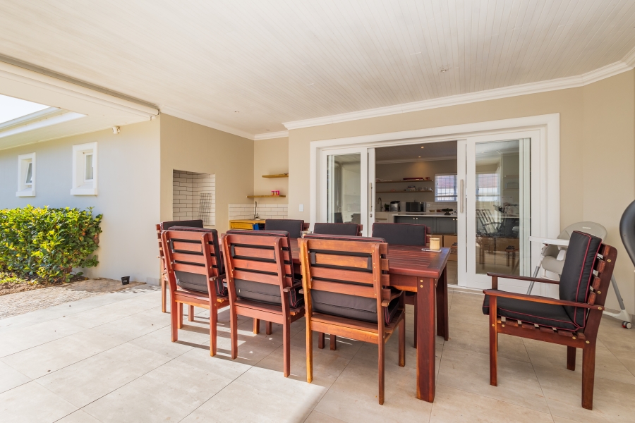 4 Bedroom Property for Sale in Whale Rock Western Cape
